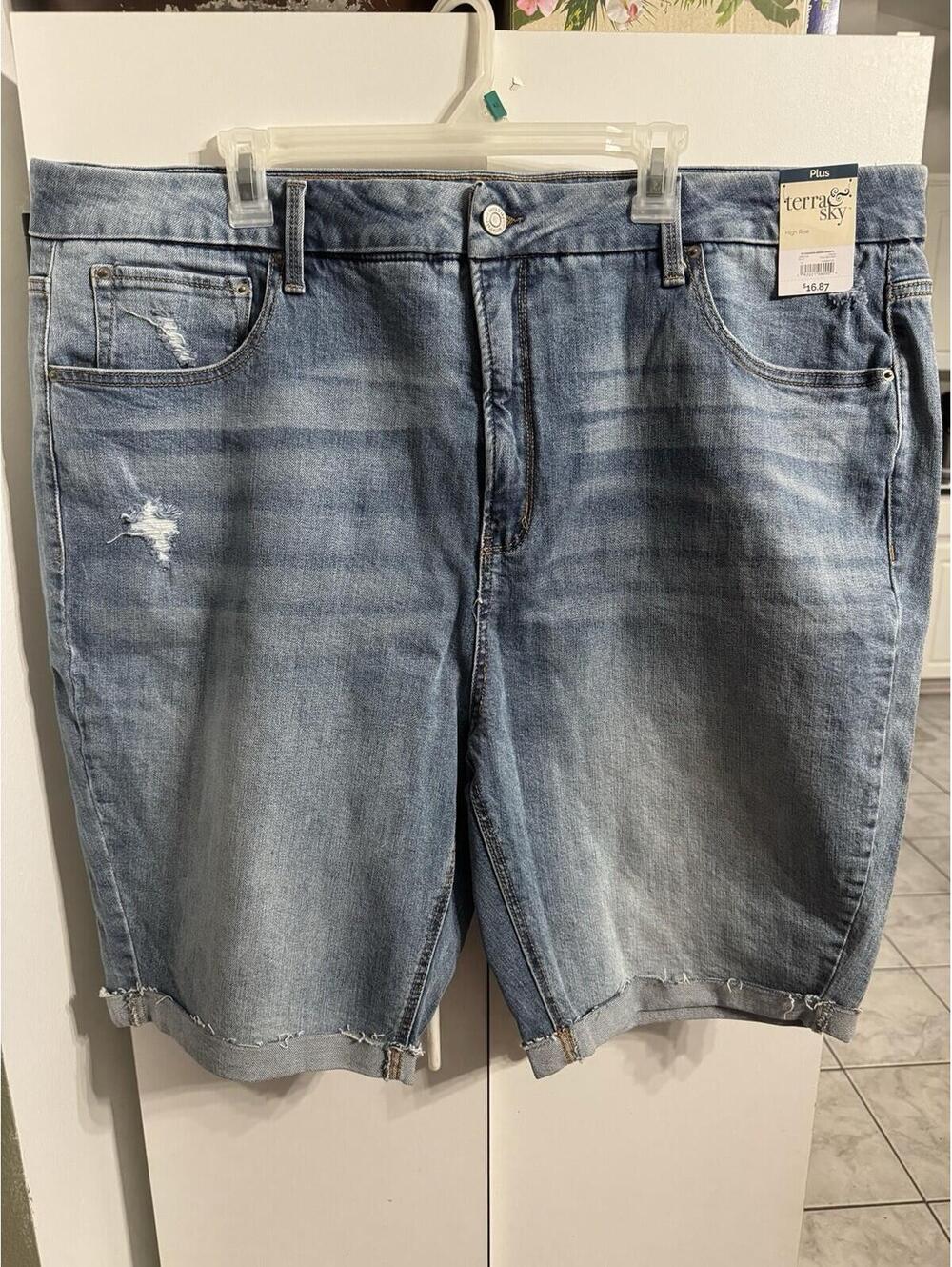 Terra & Sky High Rise Light Wash Denim Shorts NWT 24W